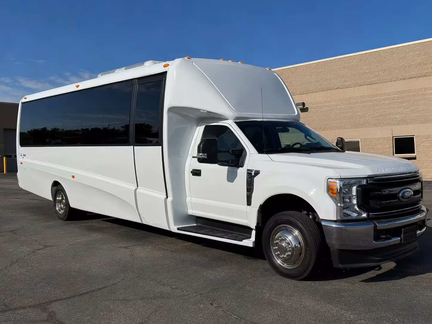 15 passenger minibus