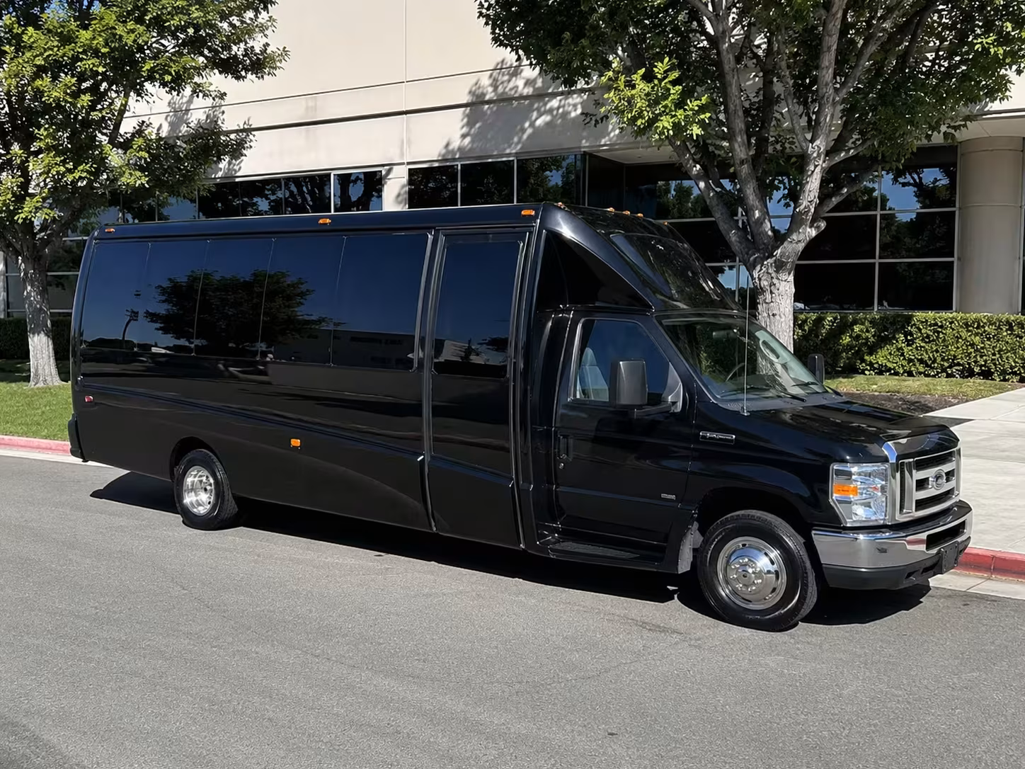 carlsbad prom party bus rentals for venues like omni la costa
